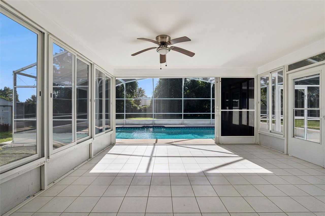 5246 ROYAL OAK DRIVE — photo 18