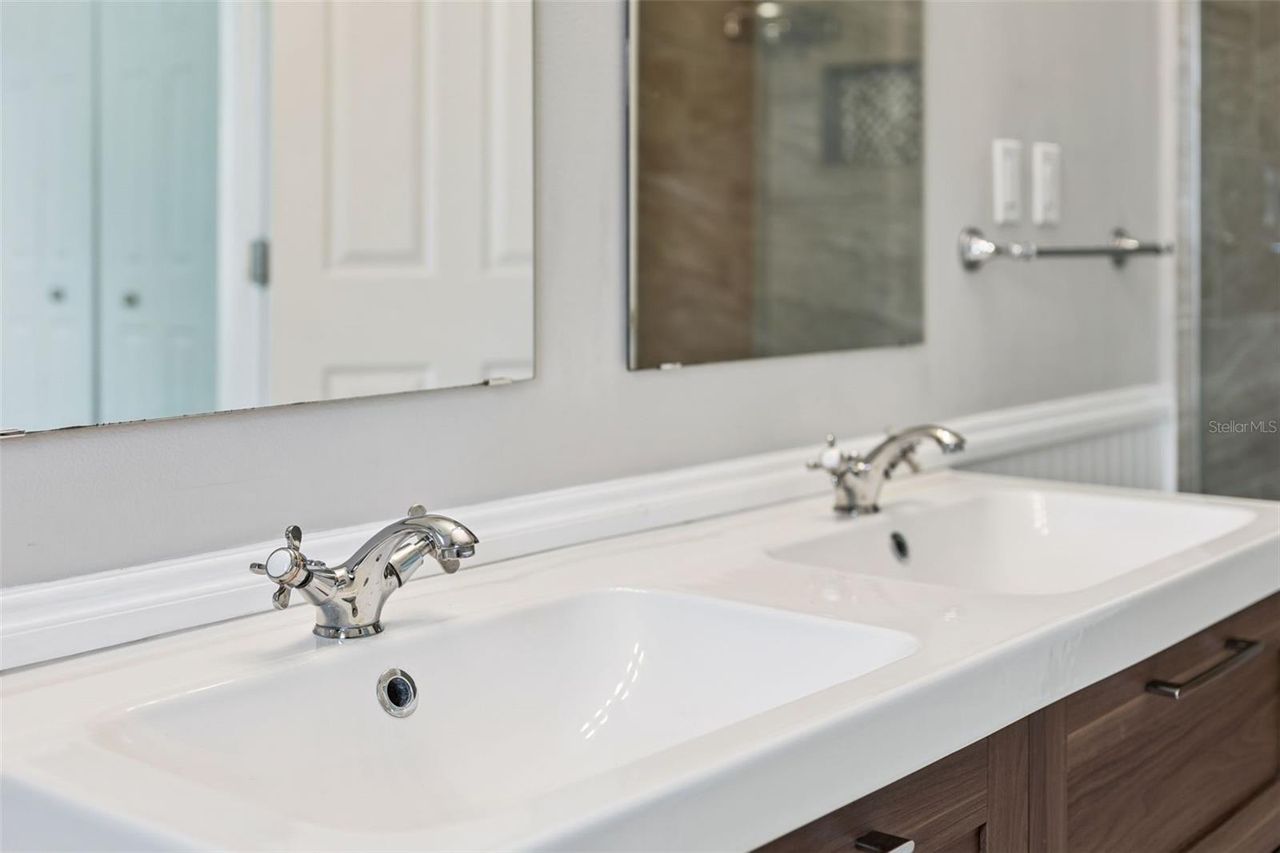 5246 ROYAL OAK DRIVE — photo 22
