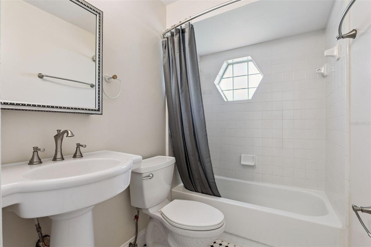 5246 ROYAL OAK DRIVE — photo 27