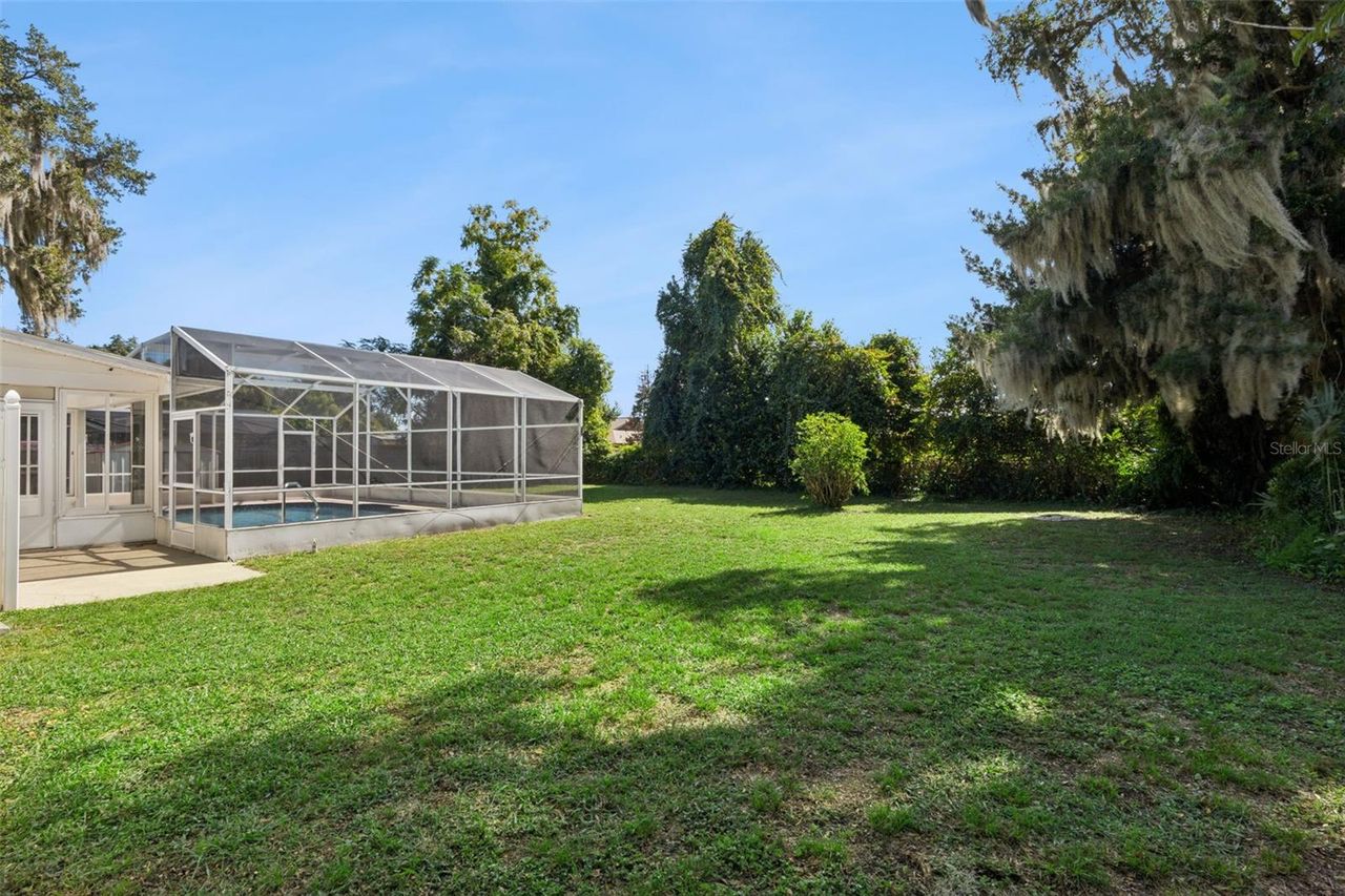 5246 ROYAL OAK DRIVE — photo 37