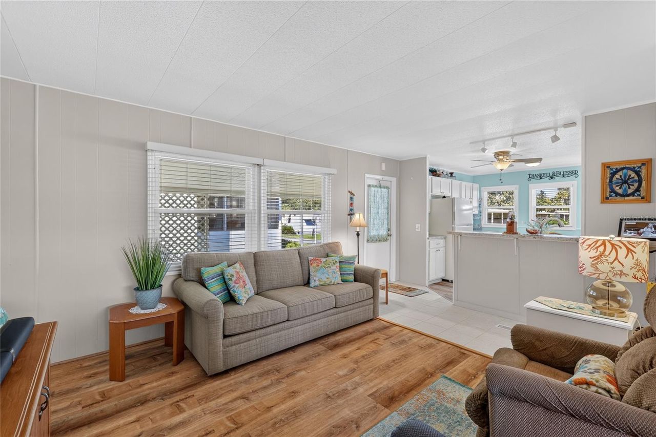 565 TAMMI DRIVE — photo 4