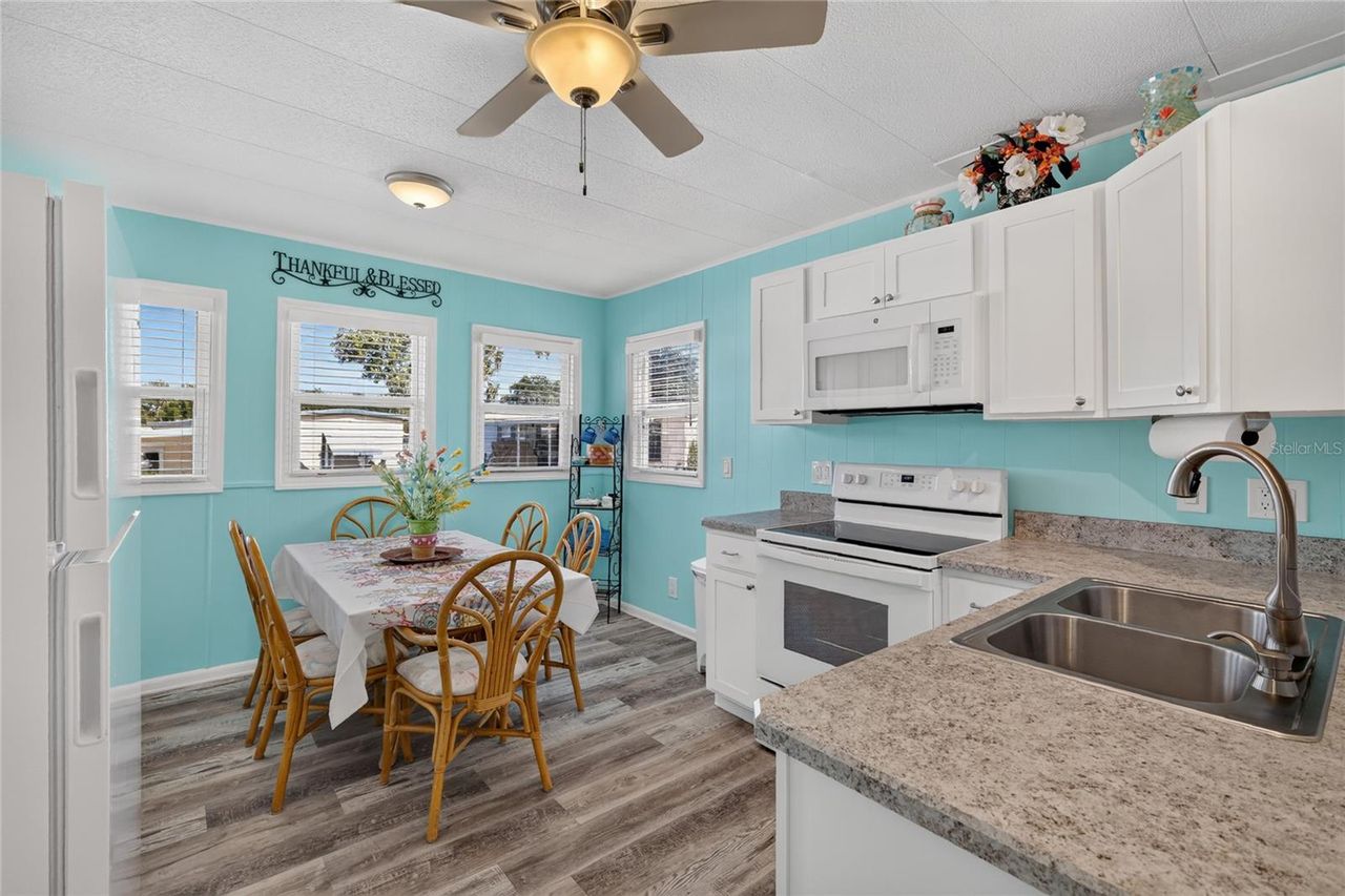 565 TAMMI DRIVE — photo 10