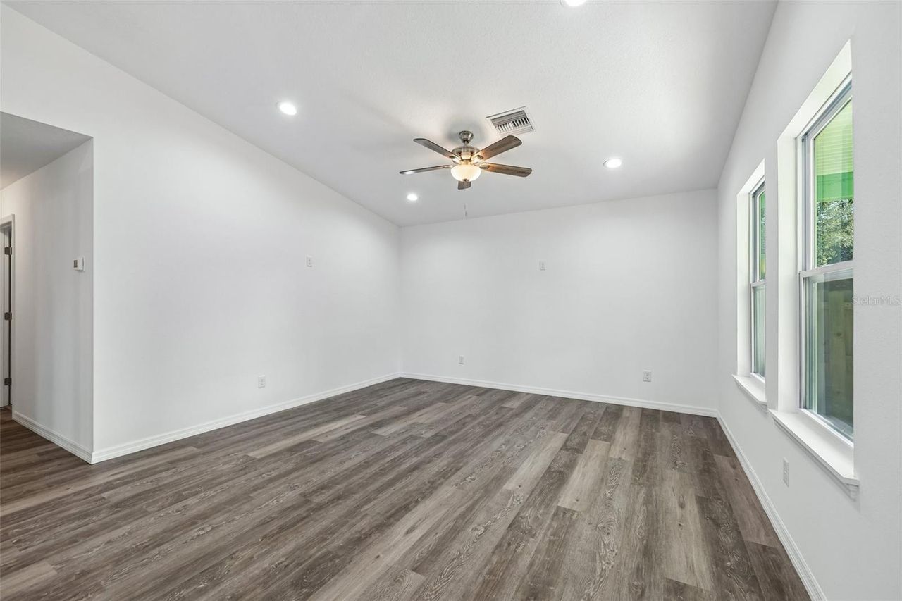 40091 OAKRIDGE DRIVE — photo 9