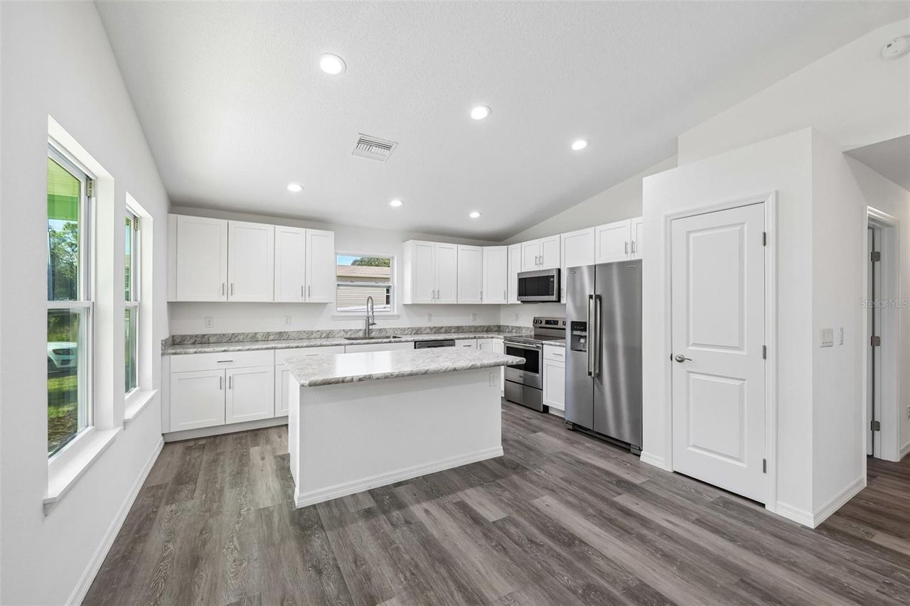 40091 OAKRIDGE DRIVE — photo 11