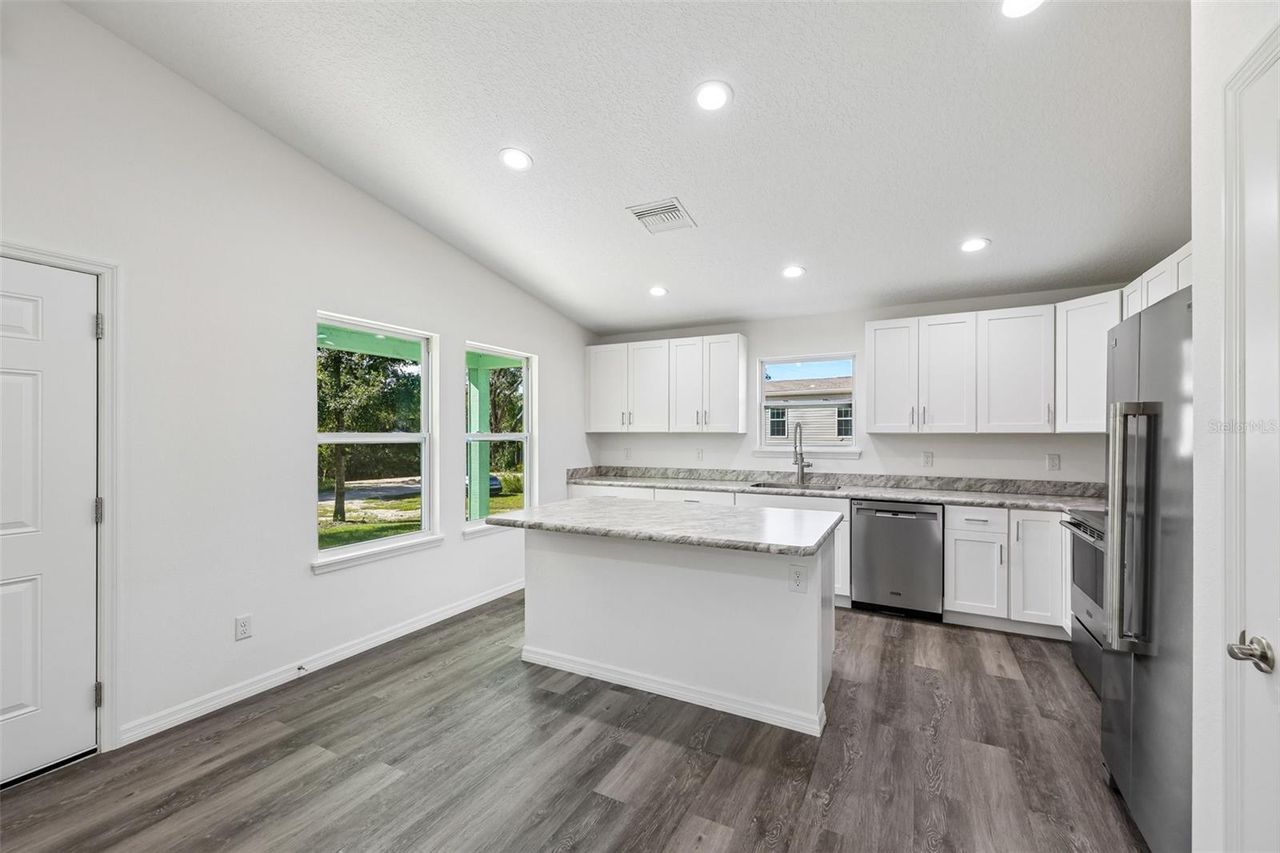 40091 OAKRIDGE DRIVE — photo 13