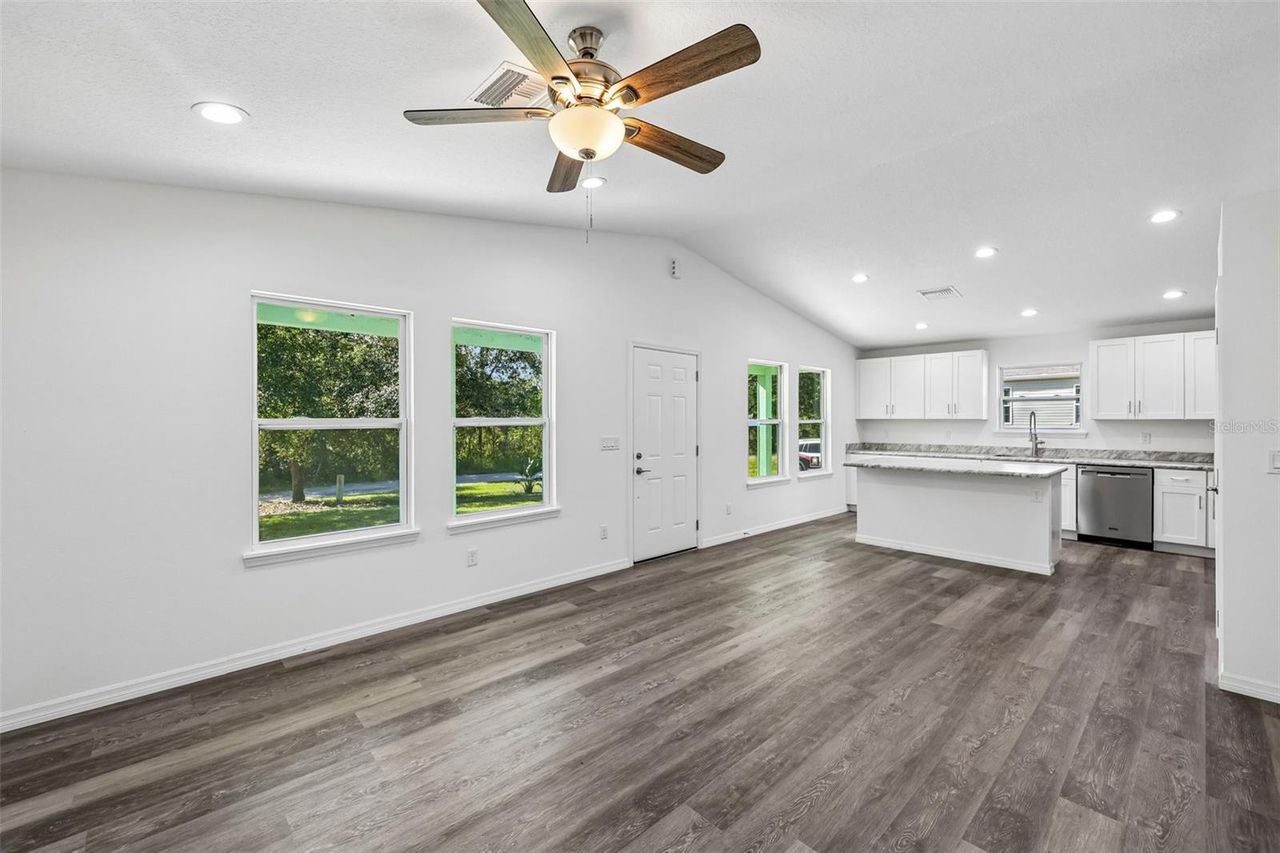40091 OAKRIDGE DRIVE — photo 14