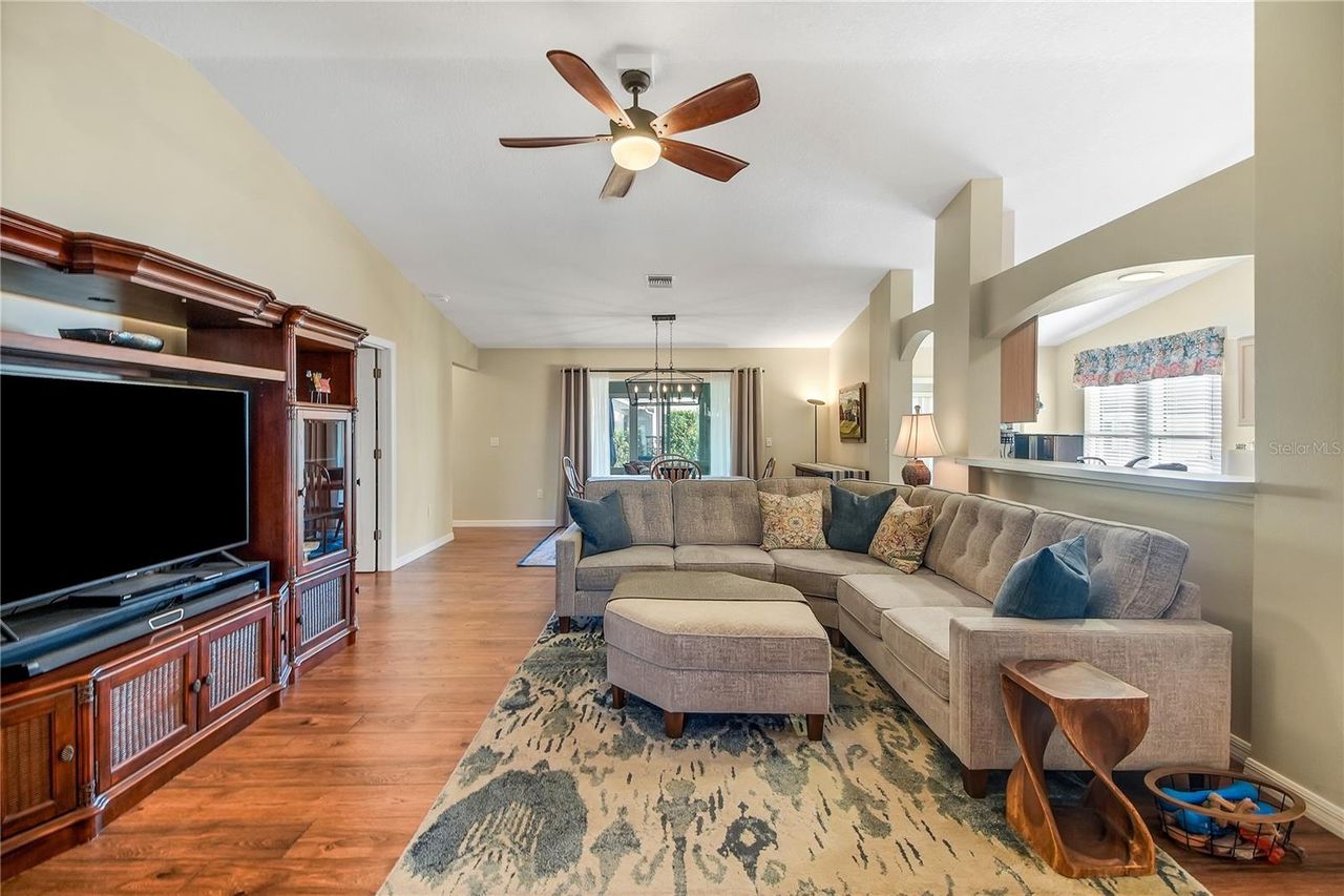 1019 MEADOWBEND DRIVE — photo 11