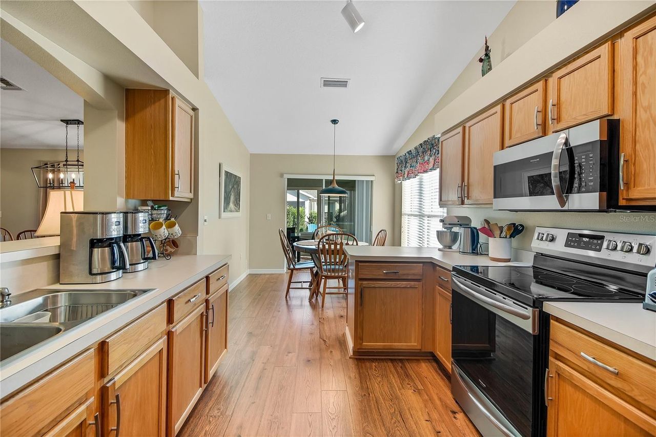 1019 MEADOWBEND DRIVE — photo 15