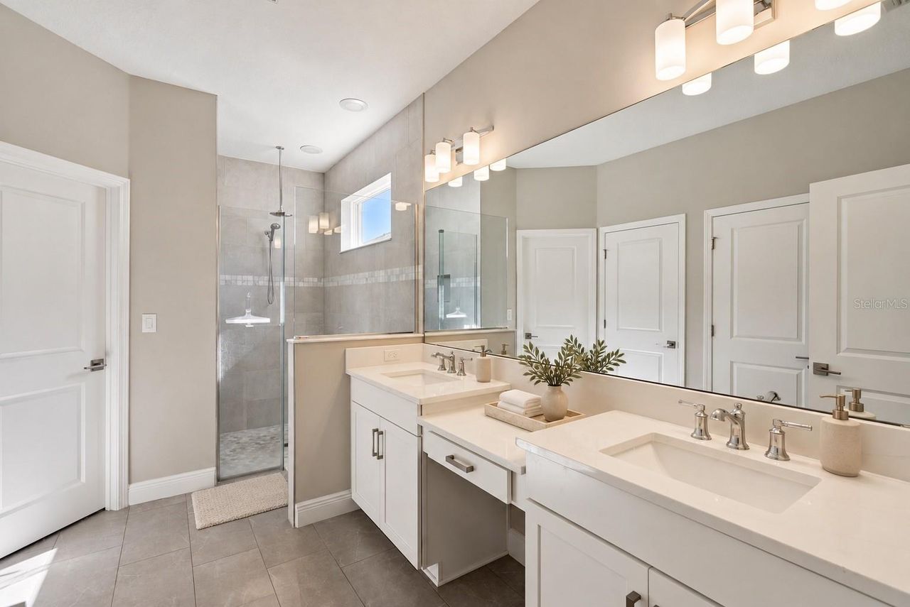 4417 LIONS GATE AVENUE — photo 9