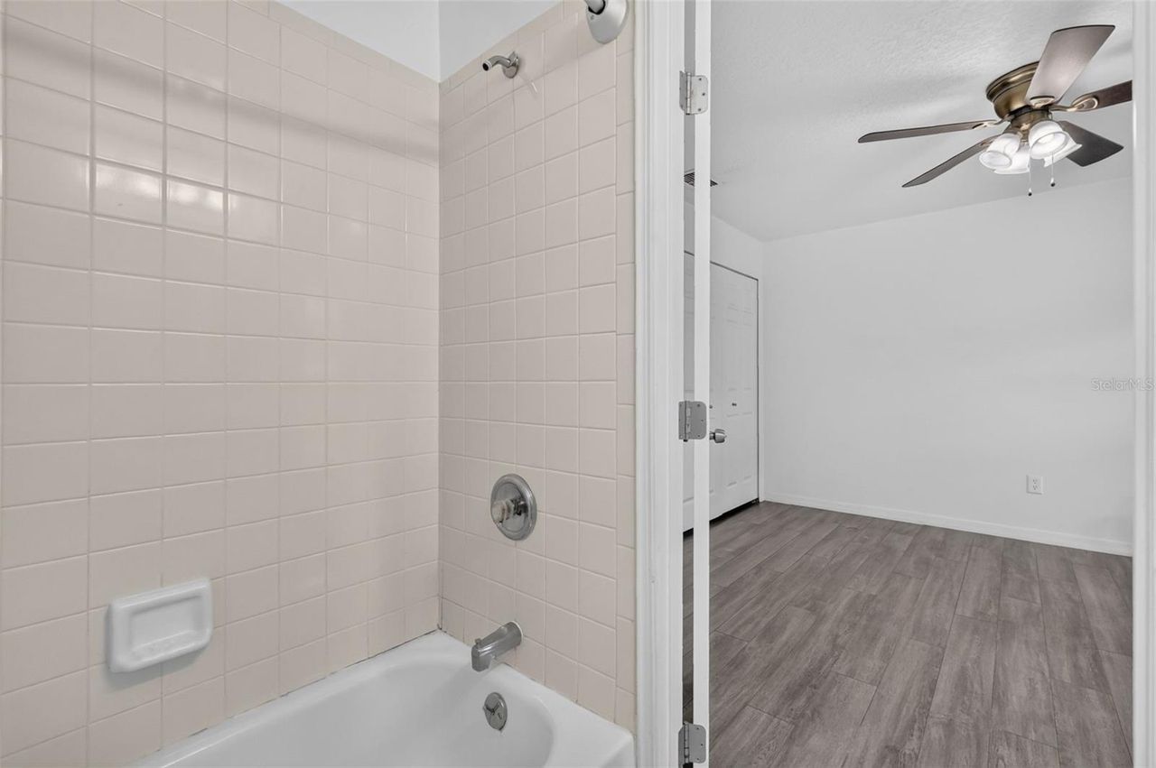 906 KENTUCKY BOULEVARD — photo 14