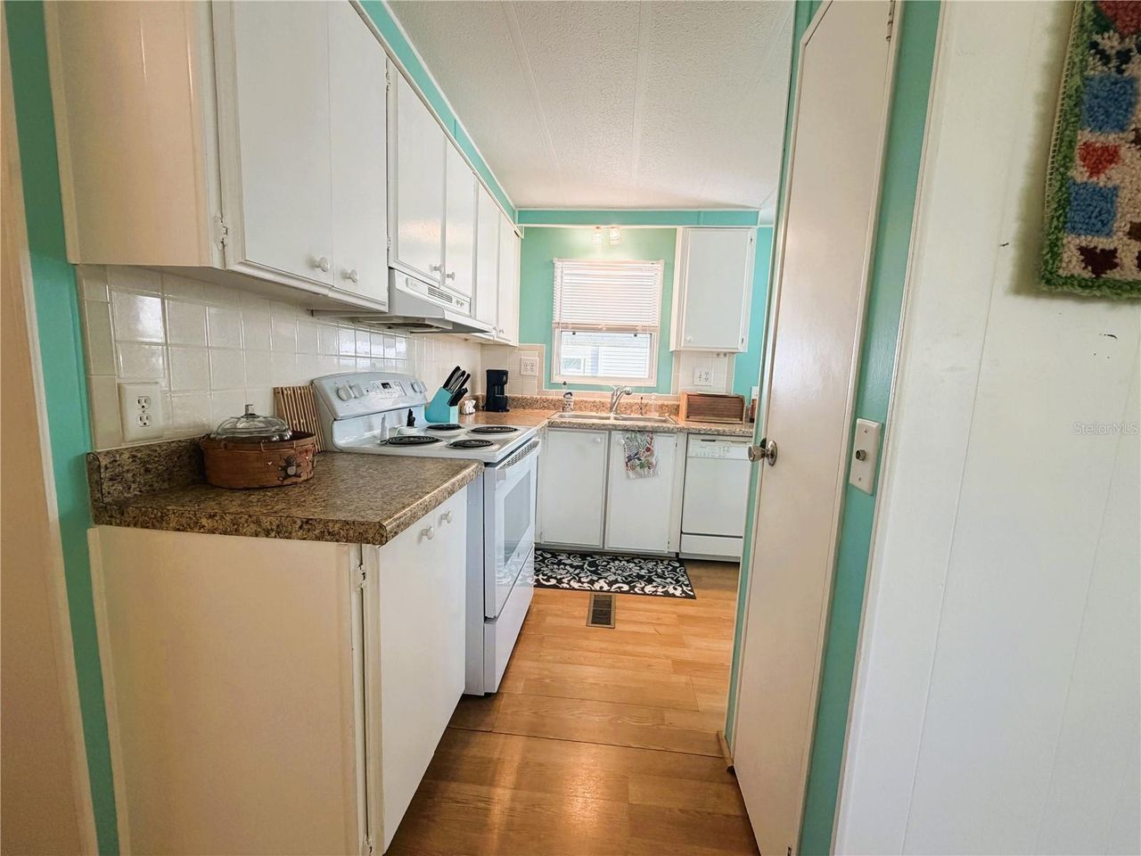 353 HAWTHORNE BOULEVARD — photo 6