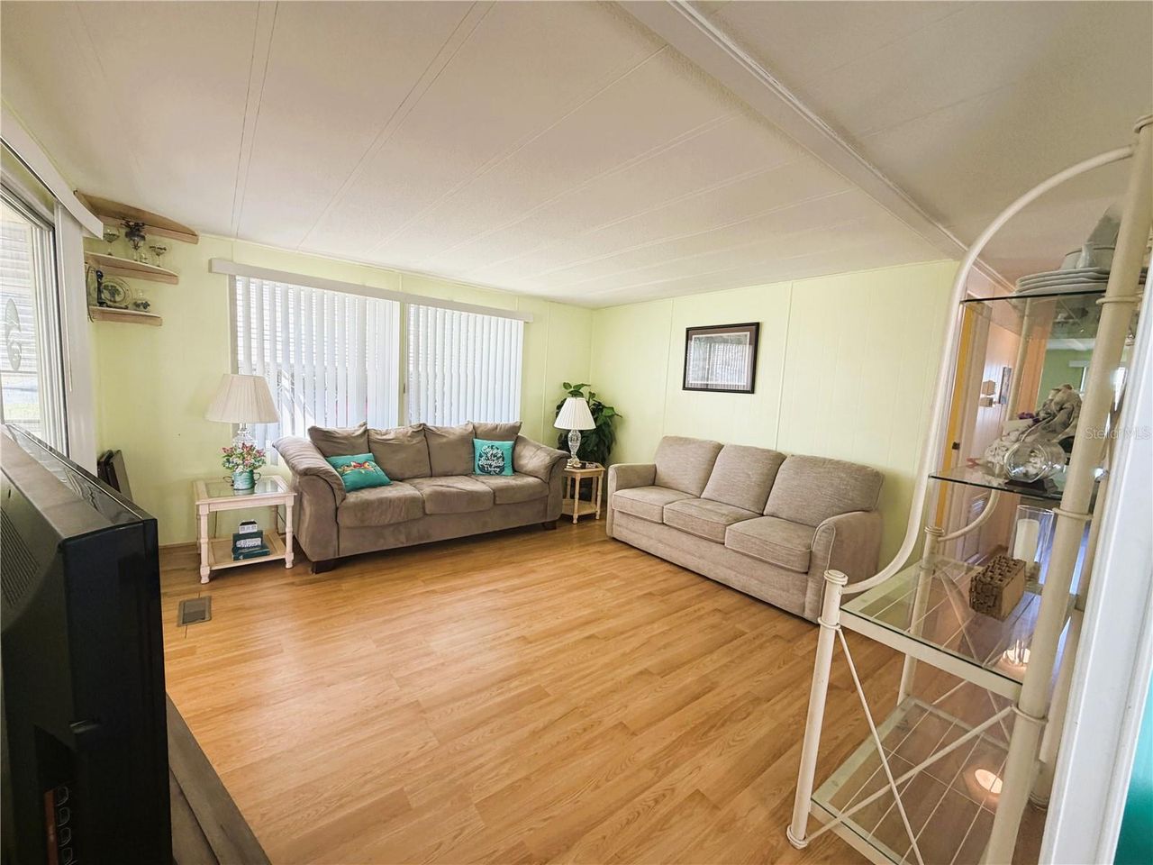 353 HAWTHORNE BOULEVARD — photo 10