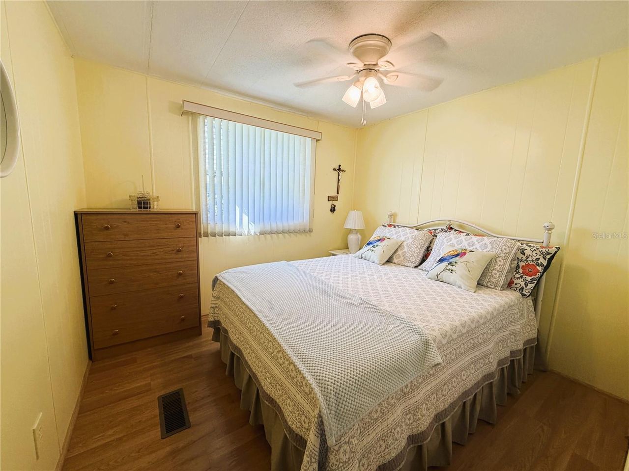 353 HAWTHORNE BOULEVARD — photo 18