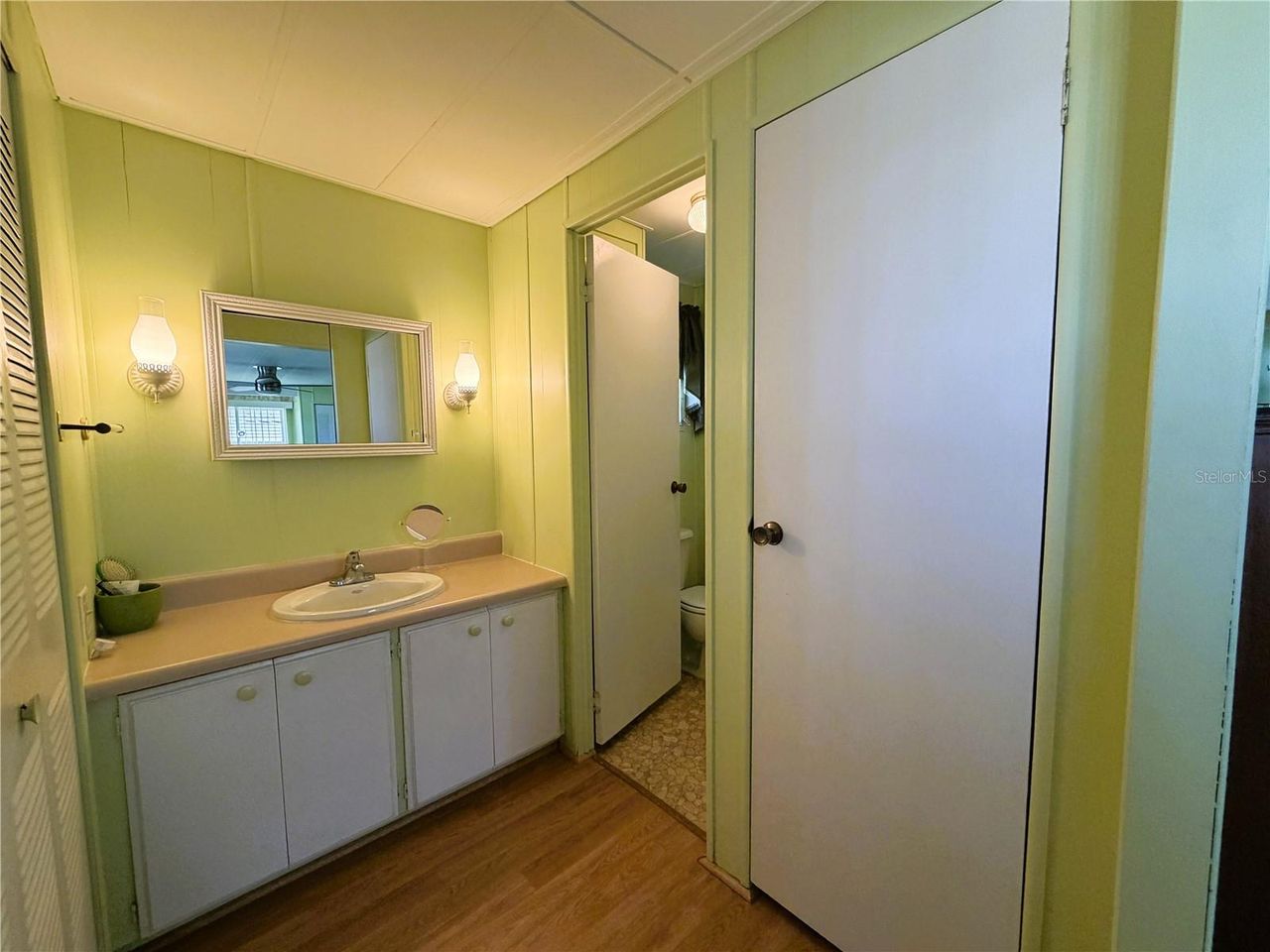 353 HAWTHORNE BOULEVARD — photo 29