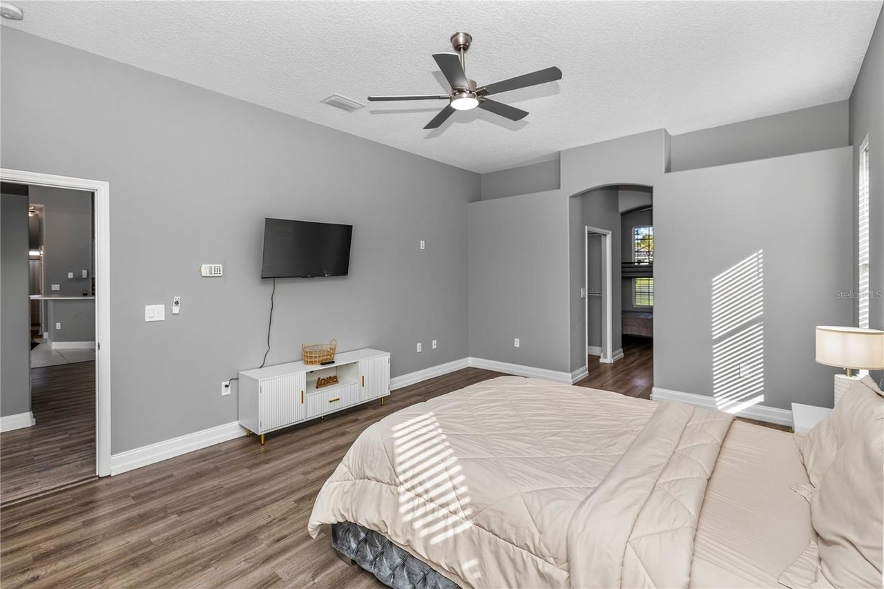 10240 BARRINGTON COURT — photo 12