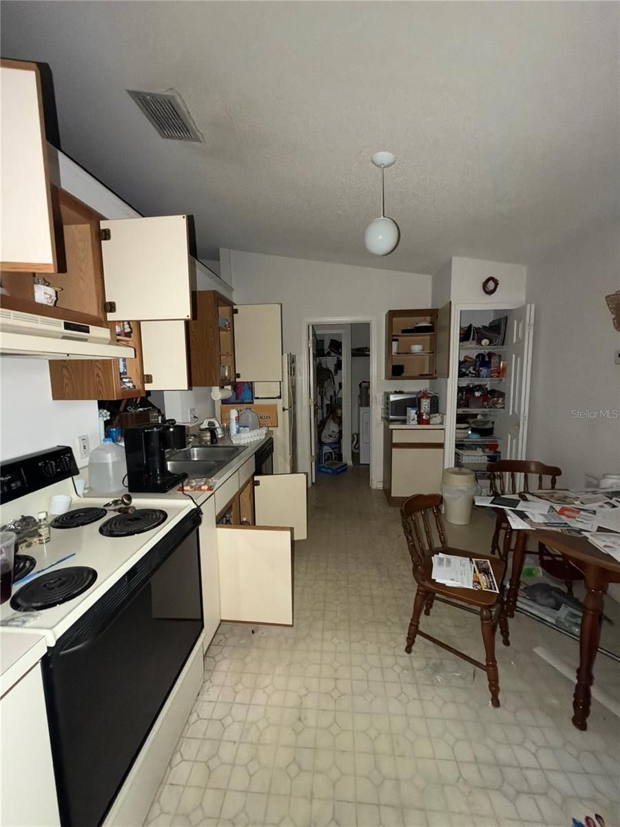 16116 DORCHESTER BOULEVARD — photo 3