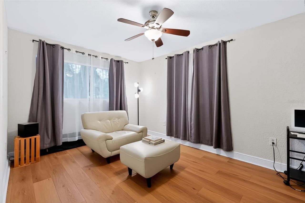 1020 COTTONWOOD STREET — photo 15