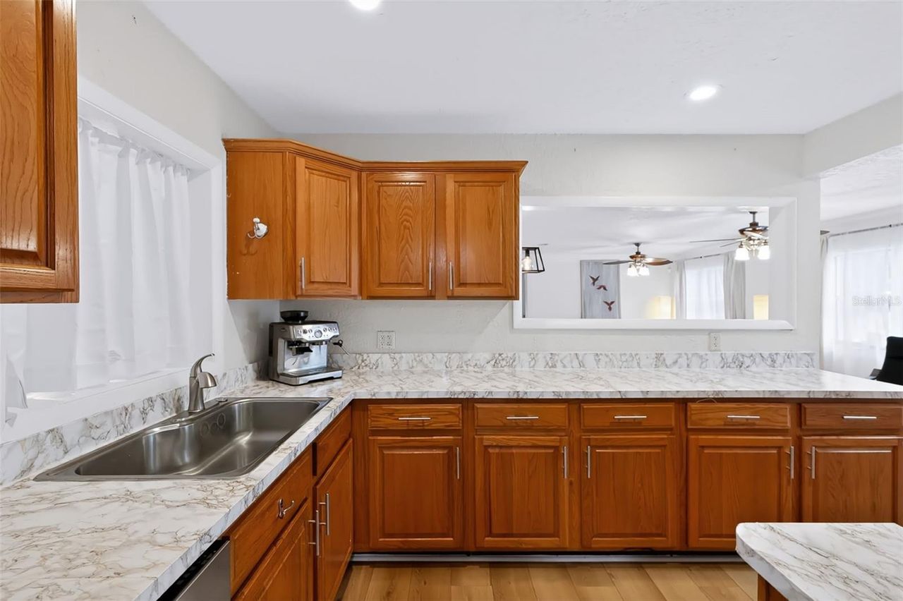 1020 COTTONWOOD STREET — photo 22