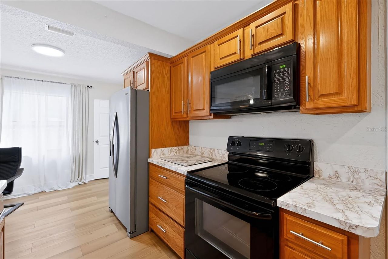1020 COTTONWOOD STREET — photo 23