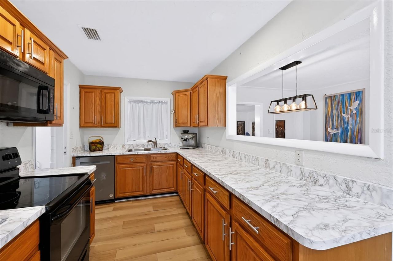 1020 COTTONWOOD STREET — photo 24