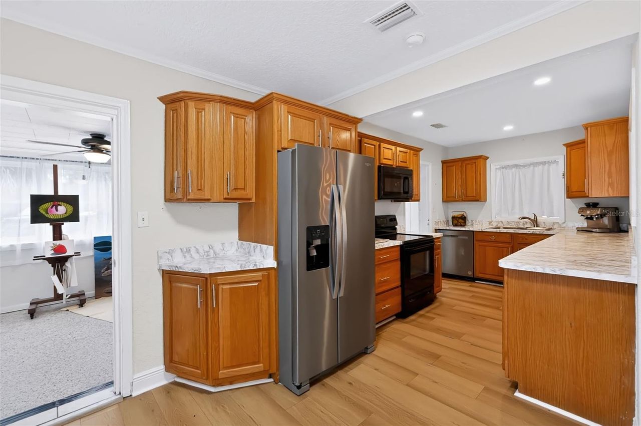 1020 COTTONWOOD STREET — photo 25