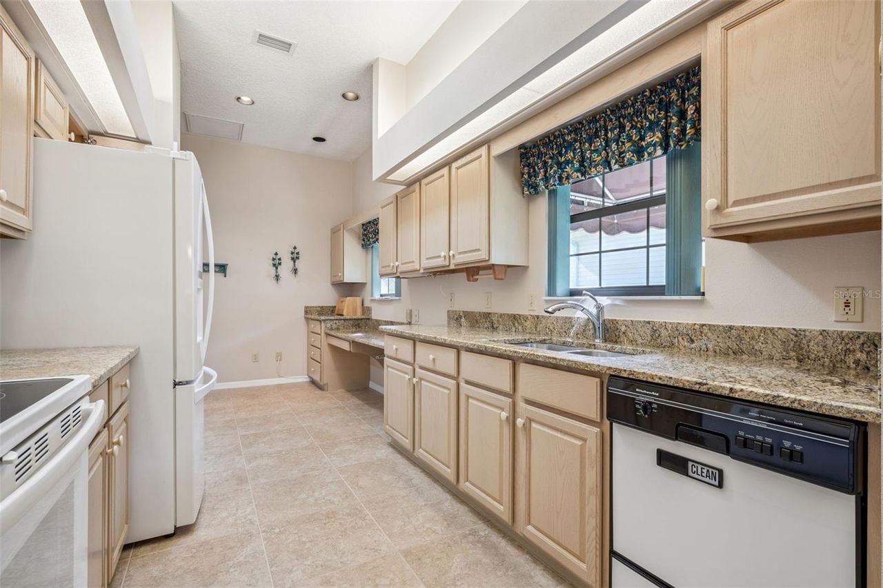 461 BAYTREE BOULEVARD — photo 16