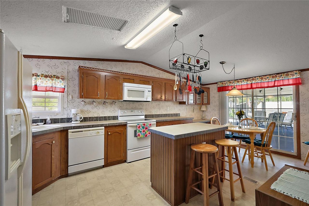 37945 MONTICELLO STREET — photo 14