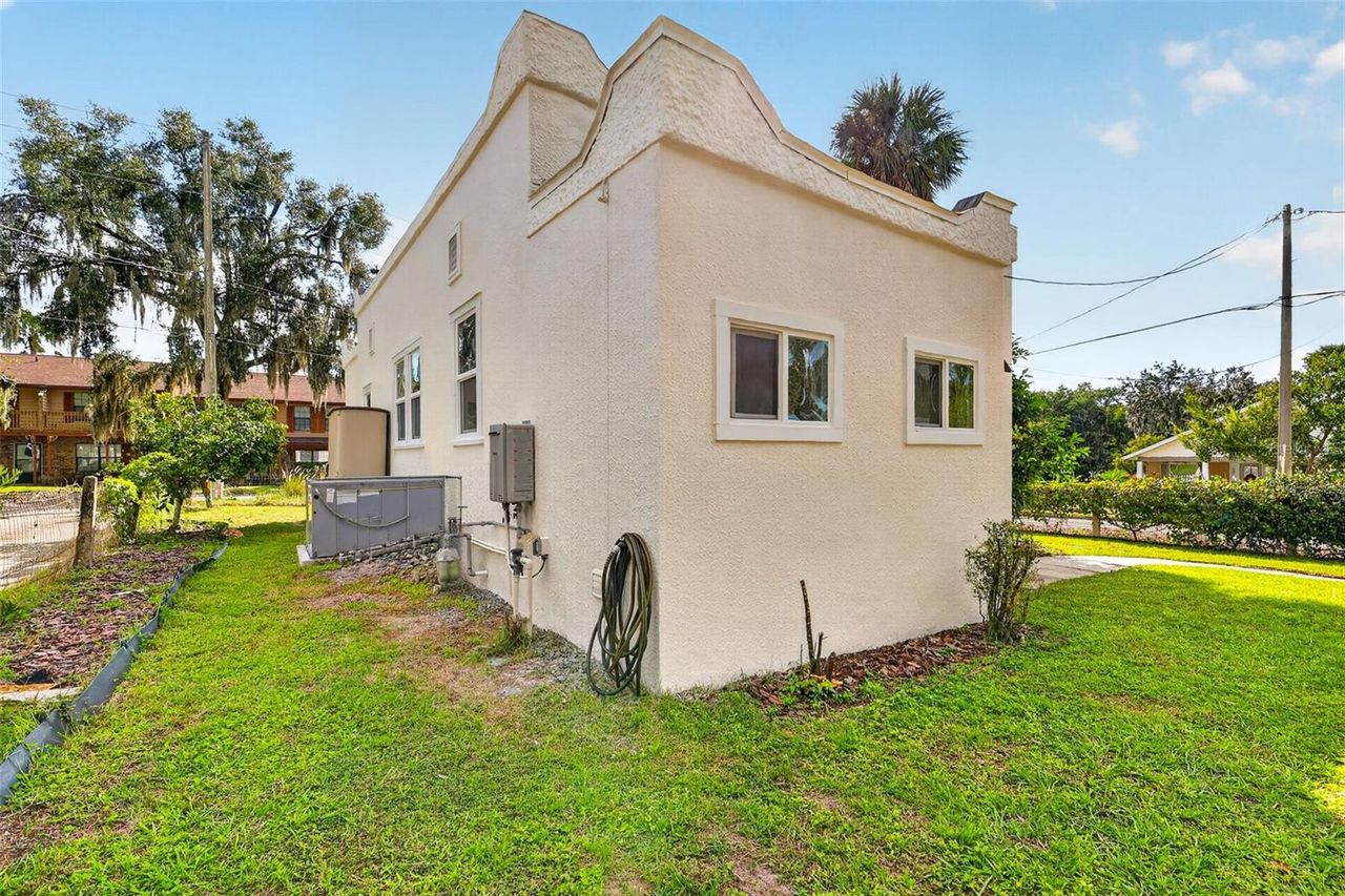 342 CLAYTON STREET — photo 32