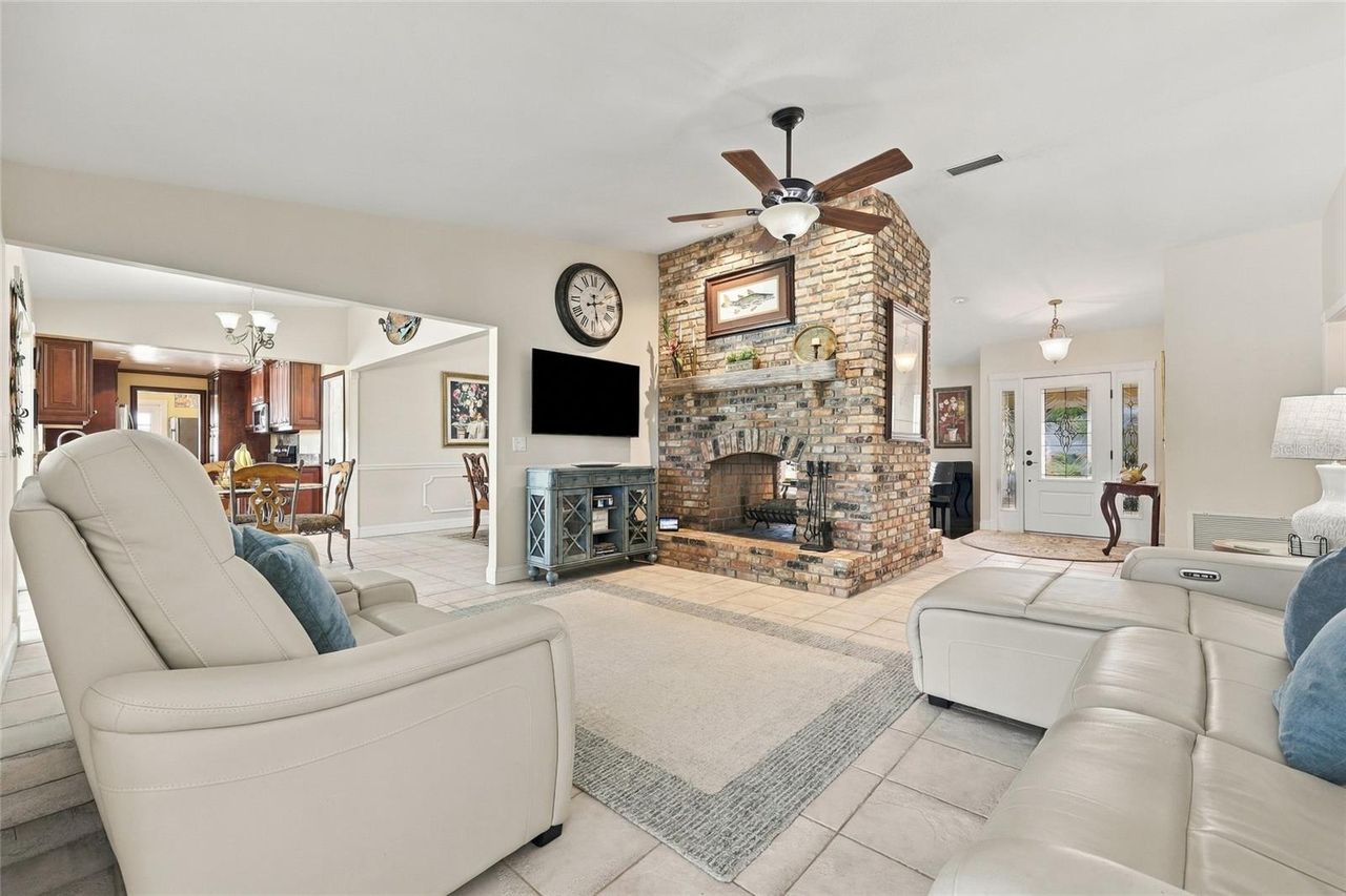 13205 MARIA AVENUE — photo 14