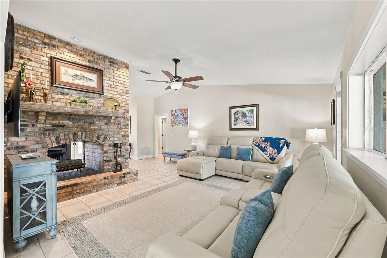 13205 MARIA AVENUE — photo 16