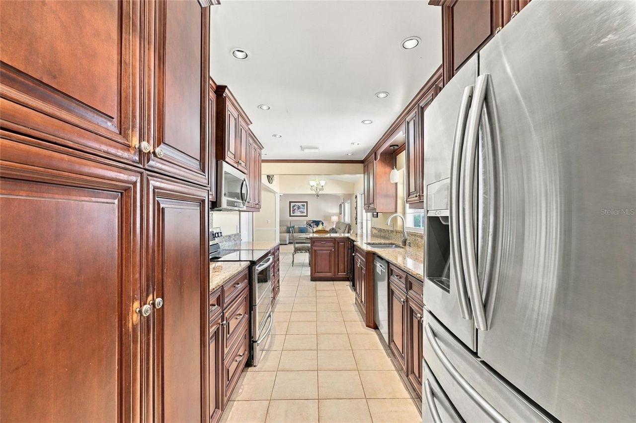 13205 MARIA AVENUE — photo 25