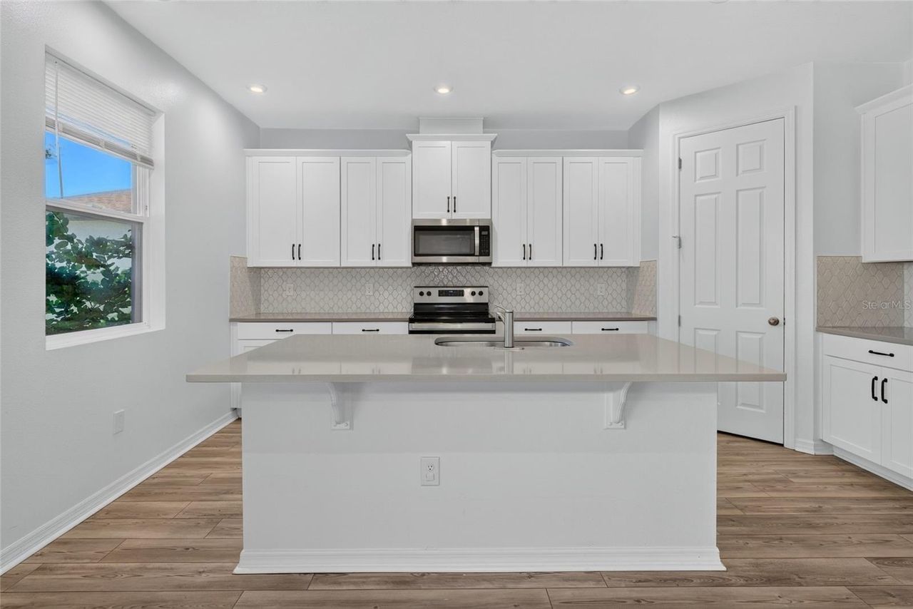 2960 ANGELONIA THORN WAY — photo 5