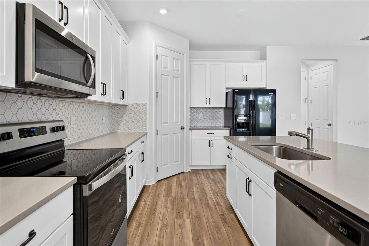 2960 ANGELONIA THORN WAY — photo 7