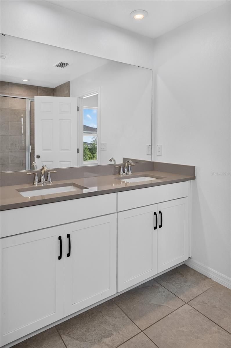 2960 ANGELONIA THORN WAY — photo 35