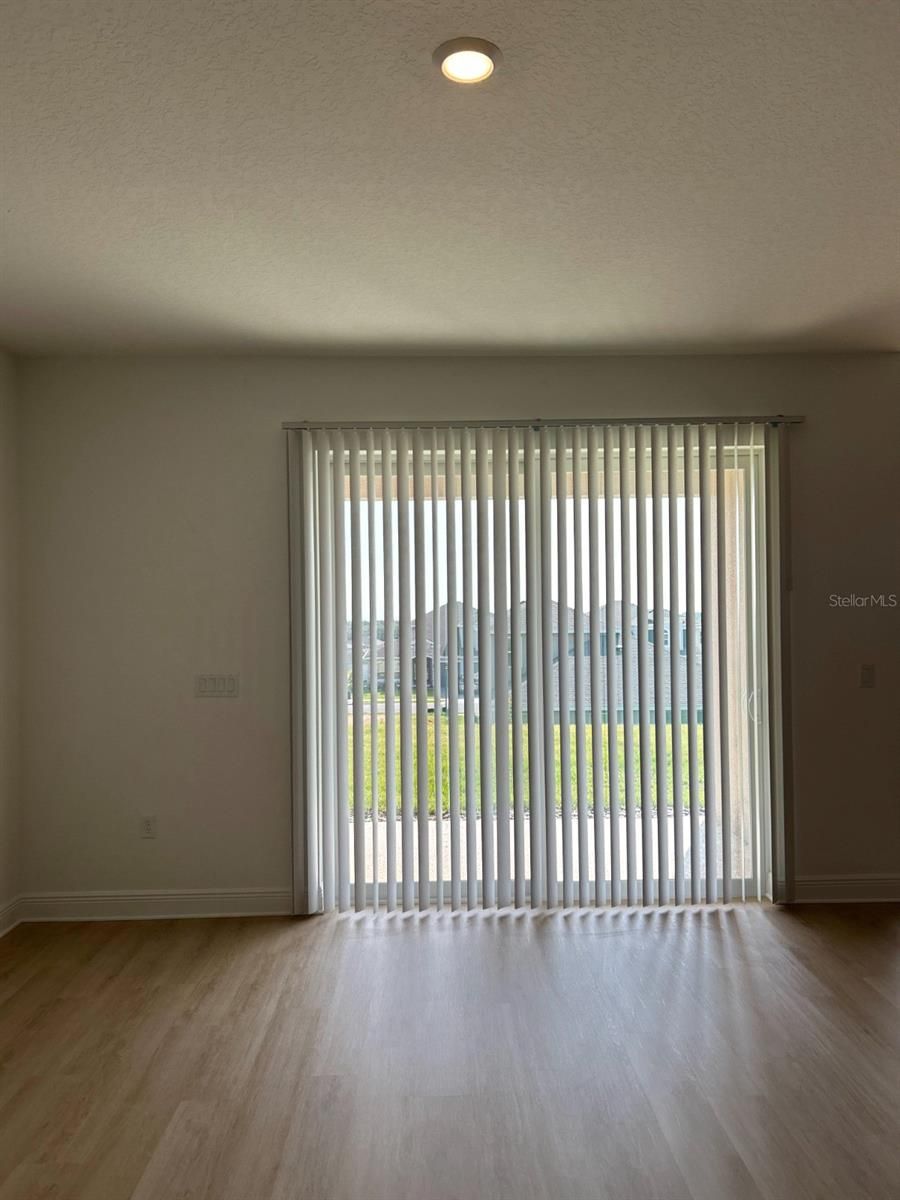 2184 AXEL STREET — photo 6