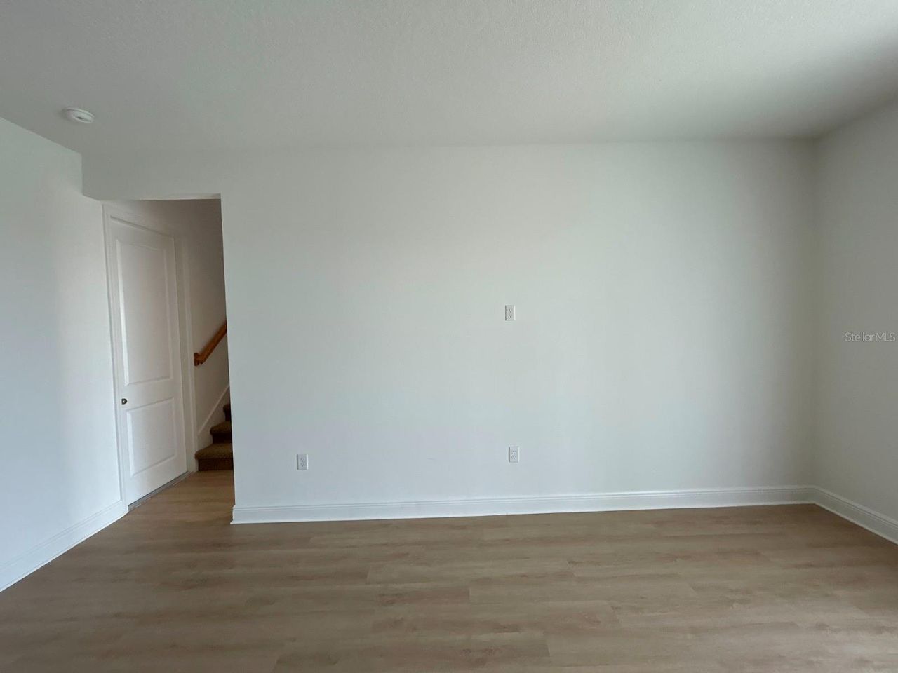2184 AXEL STREET — photo 8