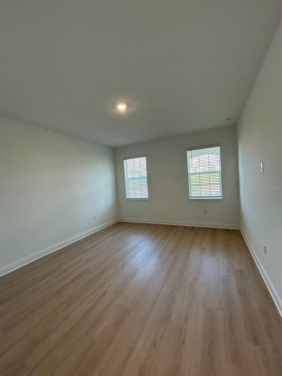 2184 AXEL STREET — photo 9