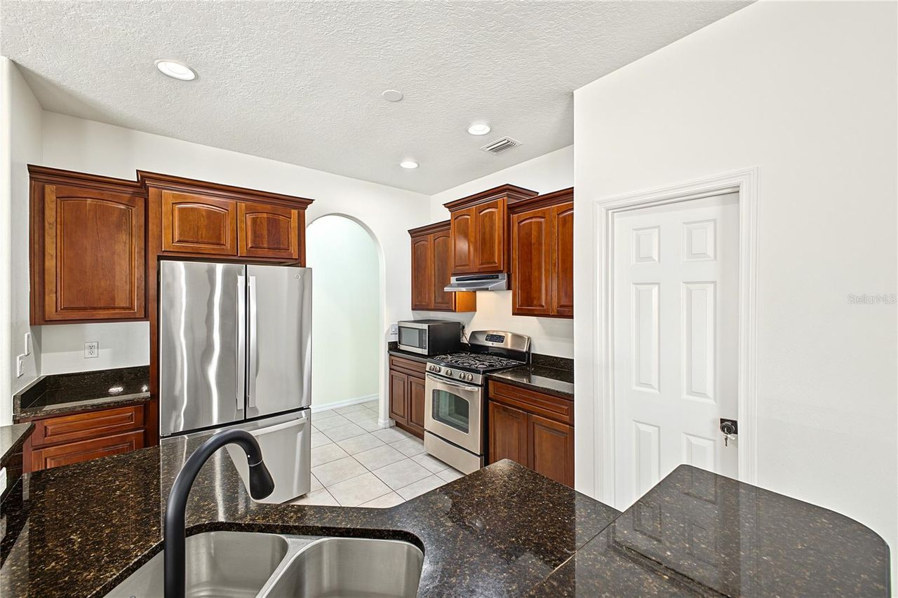 14028 VISTA DEL LAGO BOULEVARD — photo 22