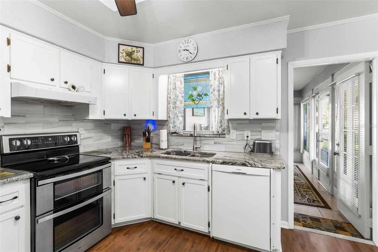 506 GALLOWAY COURT — photo 8