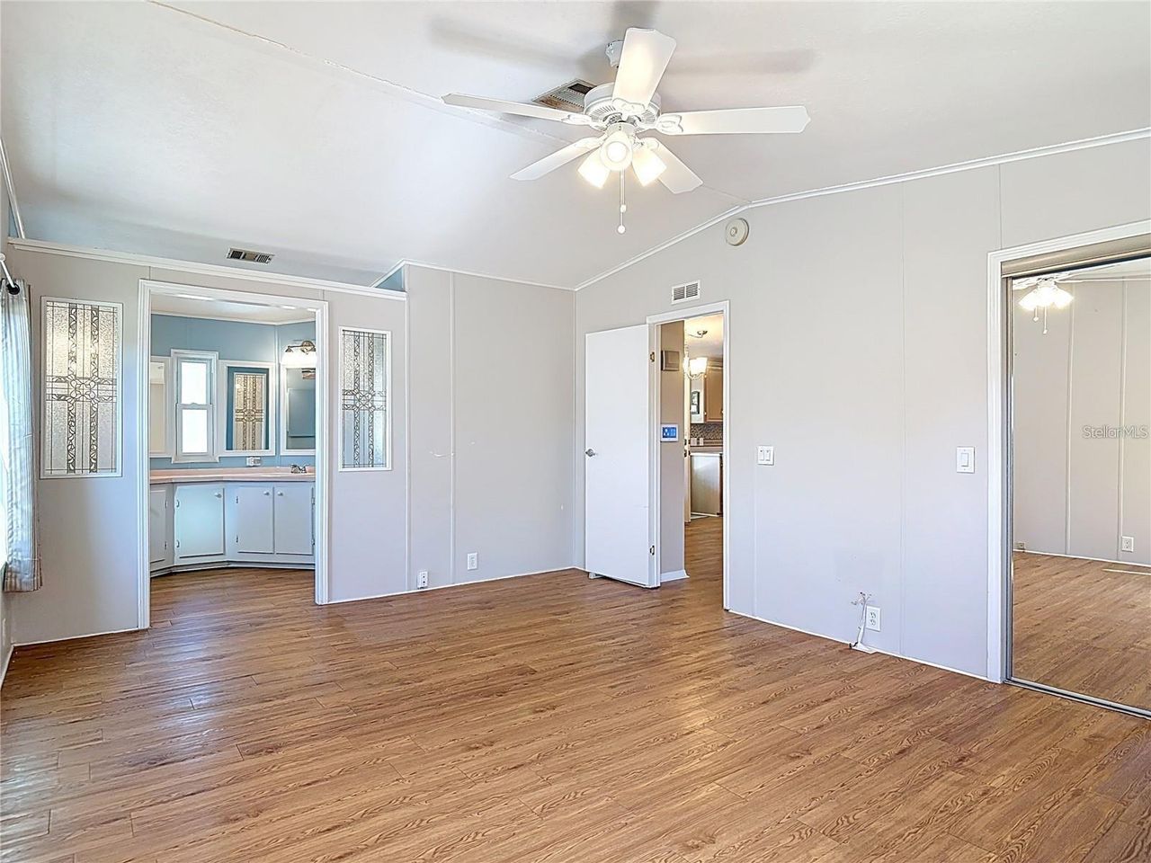 25533 BELLE HELENE — photo 10