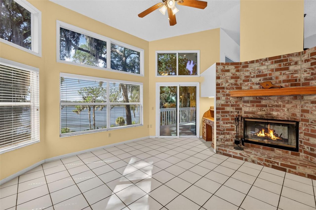 2103 CROOKED LAKE DRIVE — photo 18