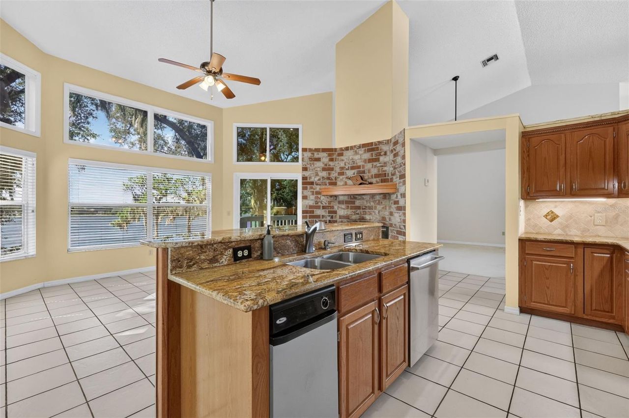 2103 CROOKED LAKE DRIVE — photo 23