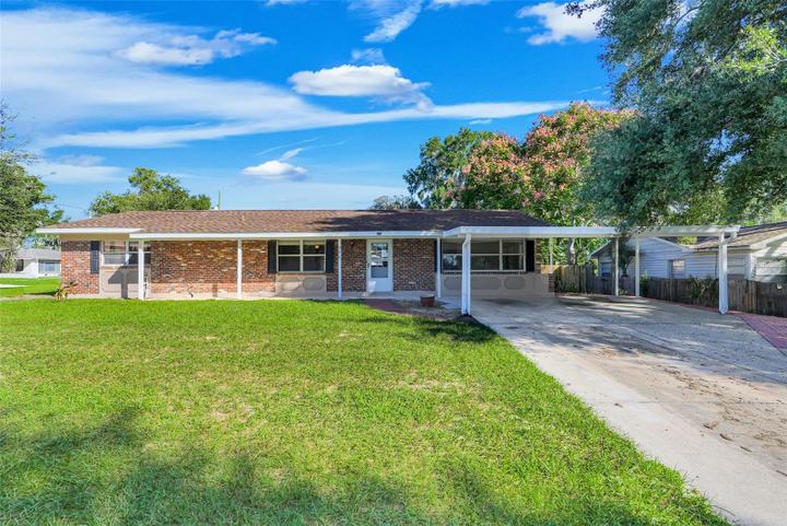 990 LINDEN STREET, CLERMONT, FL