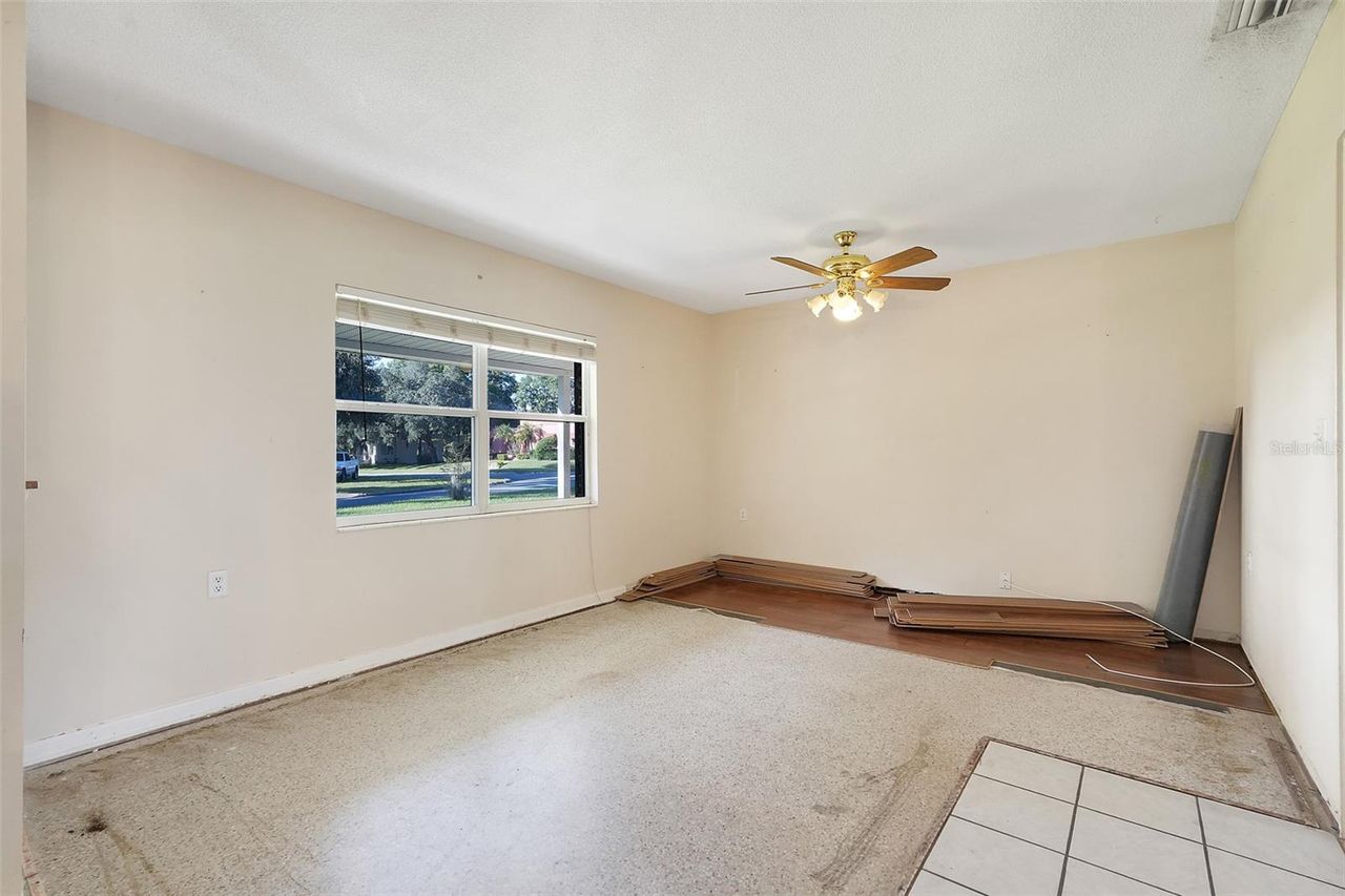 990 LINDEN STREET — photo 9
