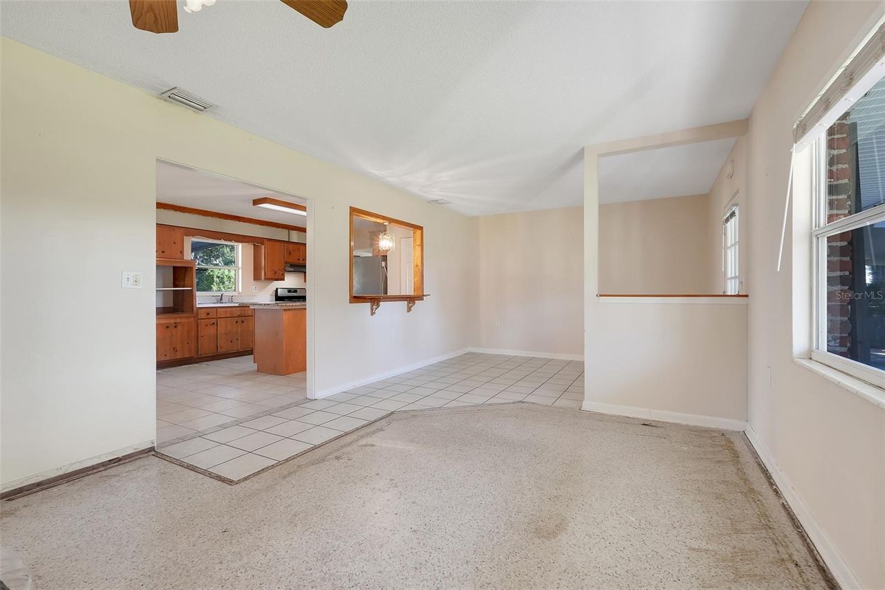 990 LINDEN STREET — photo 10