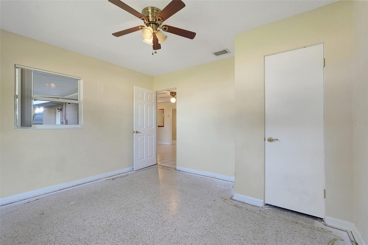 990 LINDEN STREET — photo 16