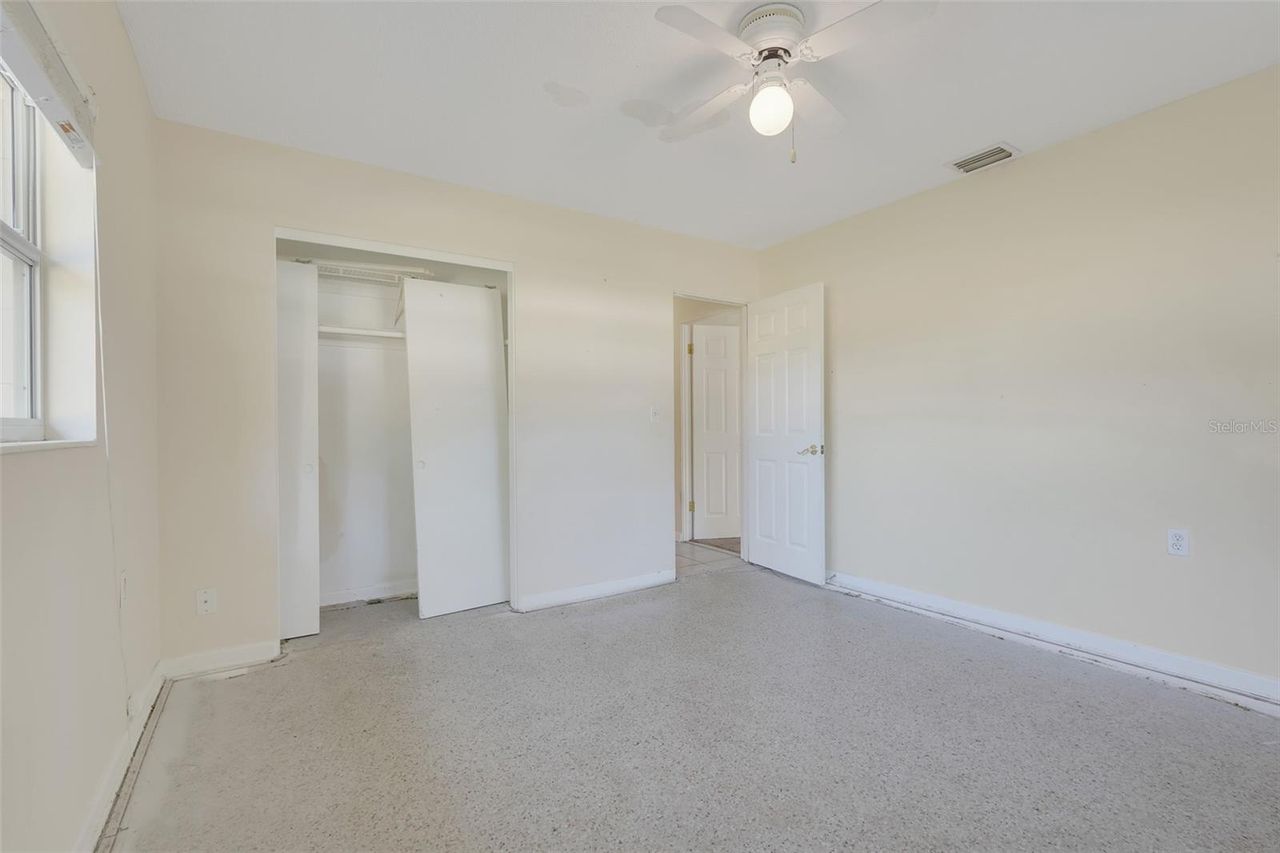 990 LINDEN STREET — photo 18