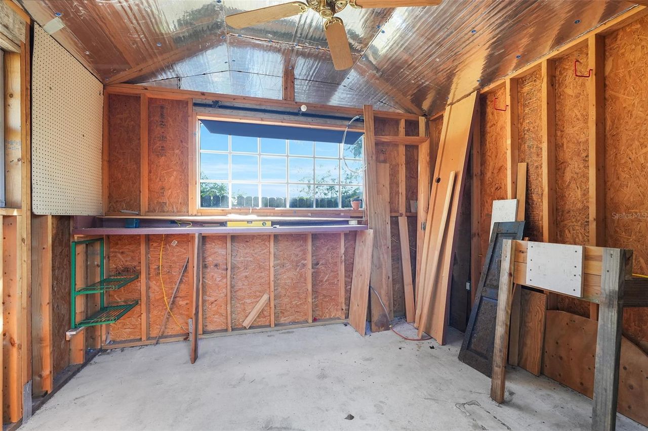 990 LINDEN STREET — photo 33